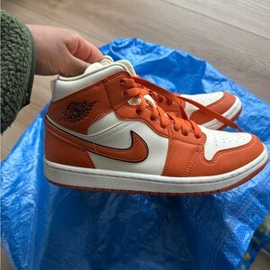 Nike Jordan AJ 1 Mid size 10W orange